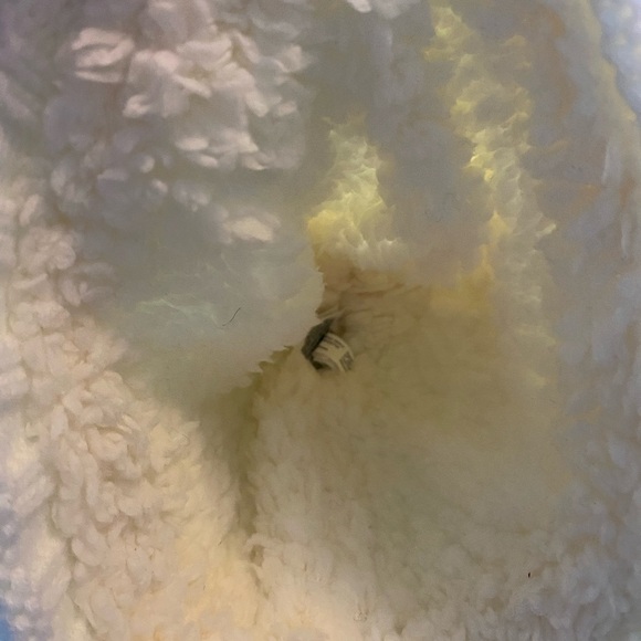 Victoria's Secret Cream Knit Hat with Pom-Pom - Picture 4 of 5